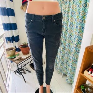 CABI Stone Gray Bittersweet Cargo Pants (size 4)